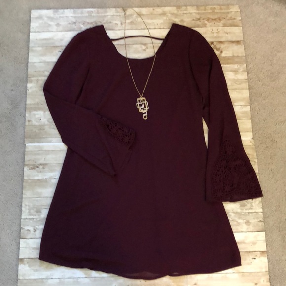 "Speechless", chiffon shift dress w/crochet bellsleeve & v-back - junior size M - Picture 5 of 11